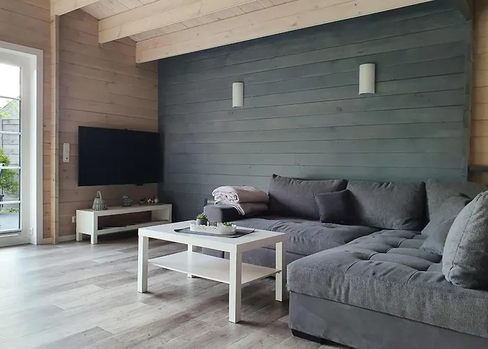 Idyllisches Blockbohlenhaus mit eigenem Garten und Sauna zum Wohlfühlen