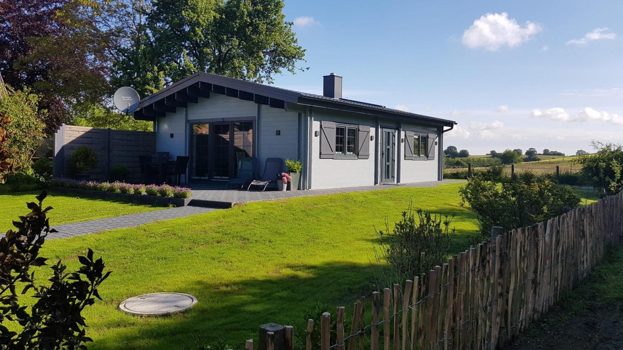Idyllisches Blockbohlenhaus Mit Eigenem Garten Und Sauna Zum Wohlfühlen *